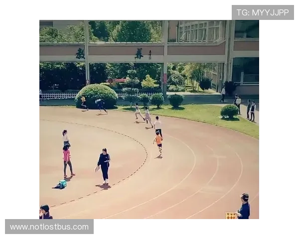 星空体育真人版带你领略真实比赛的震撼体验，感受身临其境的运动激情