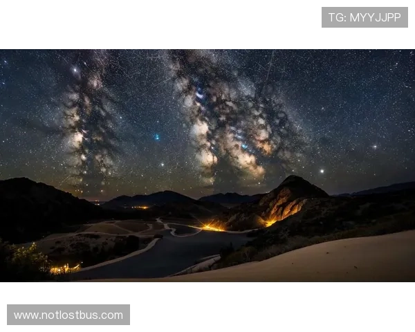 星空足球体育:结合星空美学设计的足球场地带来视觉与运动的双重享受 星空足球体育:结合星空美学设计的足球场地带来视觉与运动的双重享受